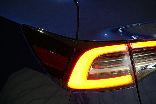 Tesla Model 3 Standard RWD Plus 60 kWh + AUTOPILOT / PREMIUM AUDIO / 19''