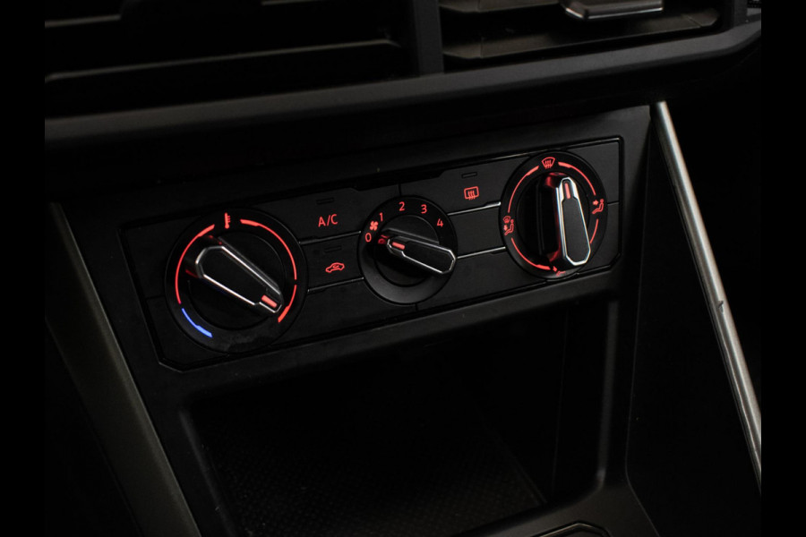 Volkswagen Polo 1.0 TSI Comfortline Sport (APPLE CARPLAY,GROOT NAVI,ADAPTIVE CRUISE,TREKHAAK,LED,SPORTSTOELEN,NETTE STAAT)