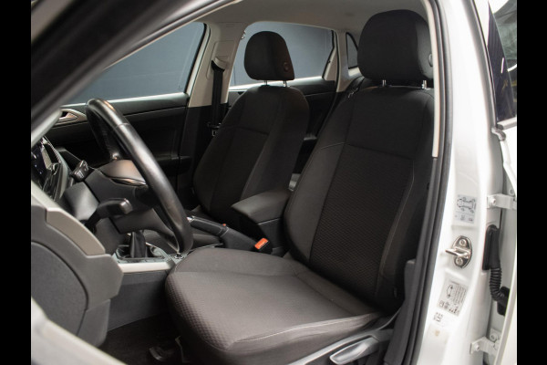 Volkswagen Polo 1.0 TSI Comfortline Sport (APPLE CARPLAY,GROOT NAVI,ADAPTIVE CRUISE,TREKHAAK,LED,SPORTSTOELEN,NETTE STAAT)