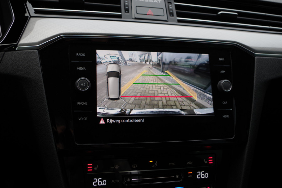 Volkswagen Passat Variant 1.4 TSI 218 PK PHEV GTE BNS PHEV, Trekhaak, Panoramadak, Massage, Adap. Cruise Control