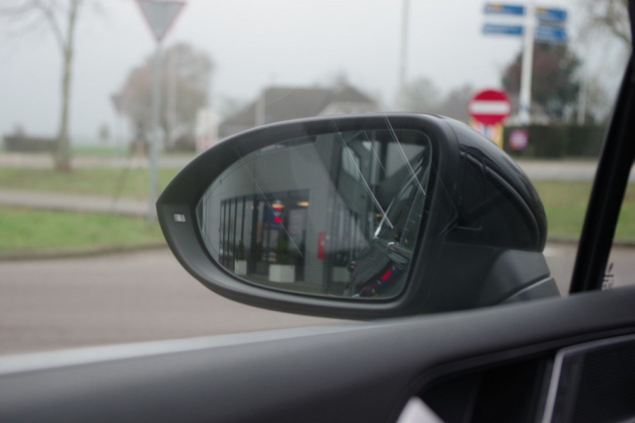 Volkswagen Passat Variant 1.4 TSI 218 PK PHEV GTE BNS PHEV, Trekhaak, Panoramadak, Massage, Adap. Cruise Control