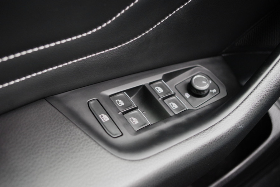 Volkswagen Passat Variant 1.4 TSI 218 PK PHEV GTE BNS PHEV, Trekhaak, Panoramadak, Massage, Adap. Cruise Control