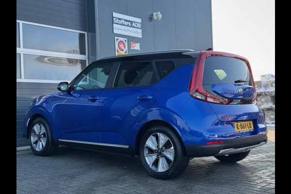 Kia e-Soul DynamicLine 64 kWh | €11.350 EX BTW | Camera | Navi | Winterpack | Head-up | BLIS | ACC | LED | 100% Kia onderhouden