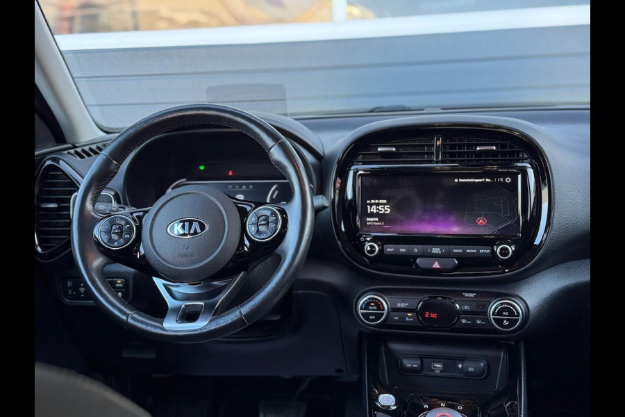 Kia e-Soul DynamicLine 64 kWh | €11.350 EX BTW | Camera | Navi | Winterpack | Head-up | BLIS | ACC | LED | 100% Kia onderhouden