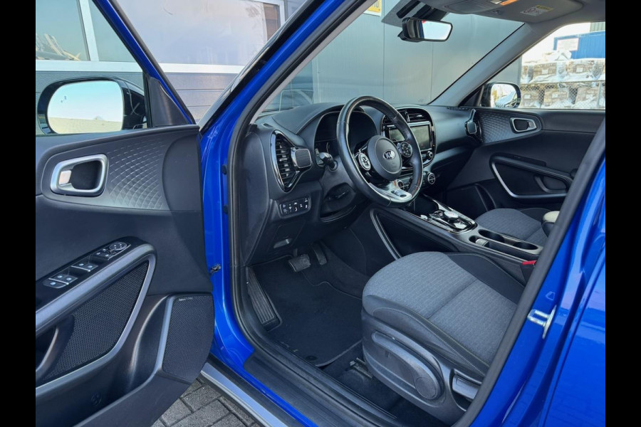 Kia e-Soul DynamicLine 64 kWh | €11.350 EX BTW | Camera | Navi | Winterpack | Head-up | BLIS | ACC | LED | 100% Kia onderhouden