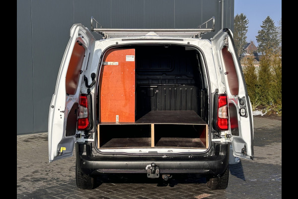 Opel Combo 1.6D / L1H1 / 1e EIG. / IMPERIAAL / INRICHTING / TREKHAAK / AIRCO / CRUISE / NAVI / APPLE CARPLAY