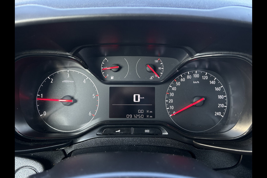 Opel Combo 1.6D / L1H1 / 1e EIG. / IMPERIAAL / INRICHTING / TREKHAAK / AIRCO / CRUISE / NAVI / APPLE CARPLAY