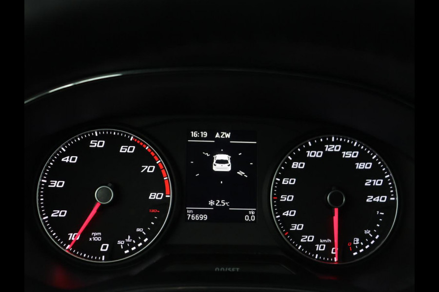 Seat Ibiza 1.0 TSI Style Intens | 76.600km NAP | Carplay | Trekhaak | Camera | Adaptive cruise | Climate control | Navigatie | Parkeerhulp | Bluetooth | Getint glas