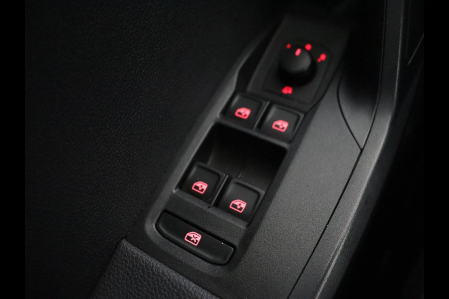 Seat Ibiza 1.0 TSI Style Intens | 76.600km NAP | Carplay | Trekhaak | Camera | Adaptive cruise | Climate control | Navigatie | Parkeerhulp | Bluetooth | Getint glas