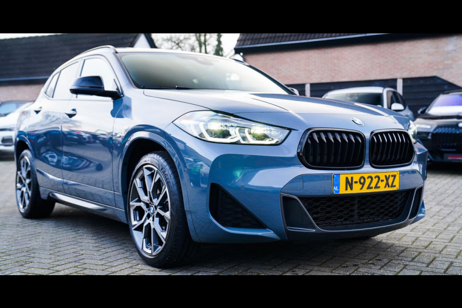 BMW X2 XDrive25e Business Edition Plus| Headup | Camera | Stoelverwarming | Pano