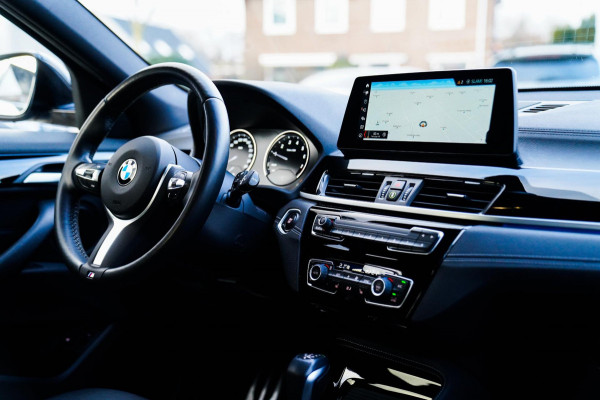 BMW X2 XDrive25e Business Edition Plus| Headup | Camera | Stoelverwarming | Pano