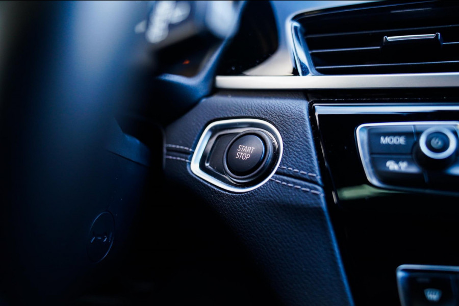 BMW X2 XDrive25e Business Edition Plus| Headup | Camera | Stoelverwarming | Pano