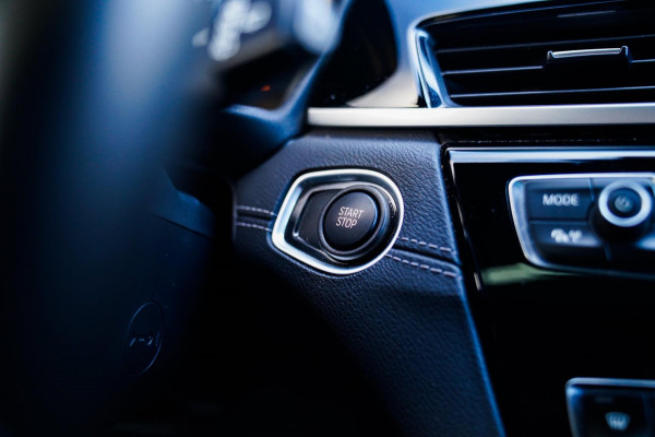 BMW X2 XDrive25e Business Edition Plus| Headup | Camera | Stoelverwarming | Pano