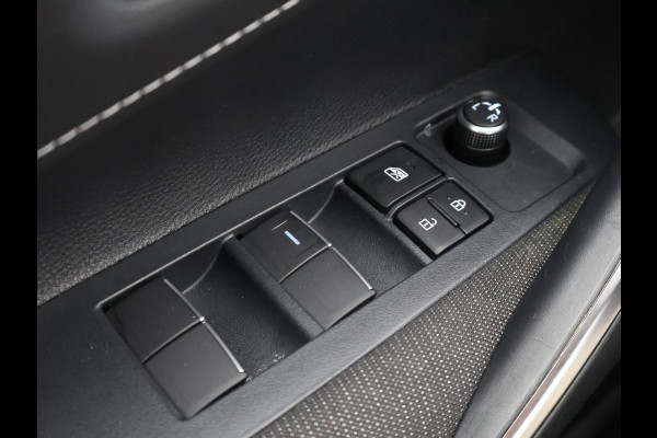 Toyota Corolla Touring Sports HYBRID 140 BI-TONE ACTIVE GARANTIE TOT 06-2033 NAVIGATIE . ACHTERUITRIJ CAMERA . KEYLESS START