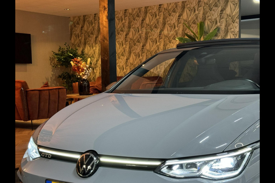 Volkswagen Golf 2.0 TDI GTD Garantie Nardo Pano Camera StuurVW StoelVW LED Matrix IQ. Sfeerverlichting Cruise Navi Lane Rijklaar