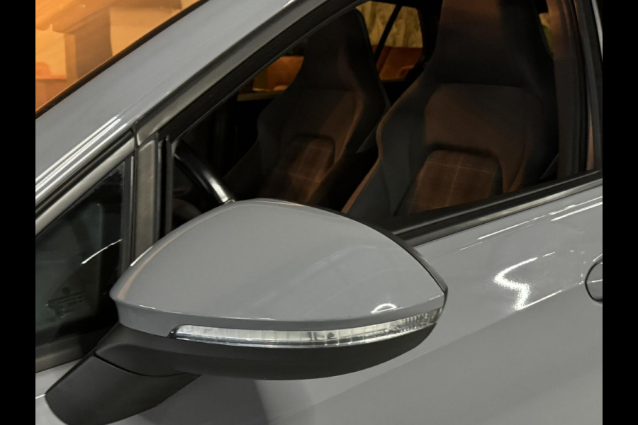 Volkswagen Golf 2.0 TDI GTD Garantie Nardo Pano Camera StuurVW StoelVW LED Matrix IQ. Sfeerverlichting Cruise Navi Lane Rijklaar