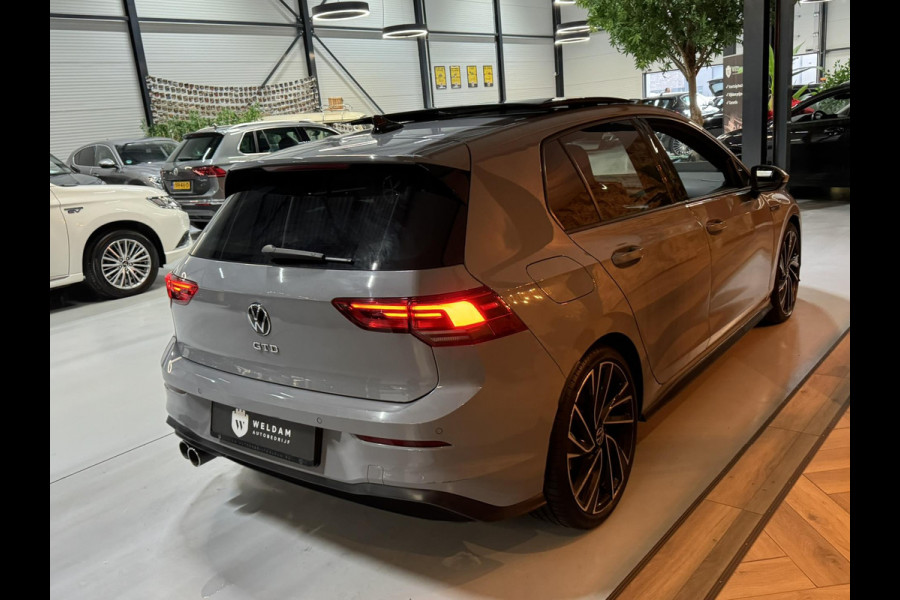 Volkswagen Golf 2.0 TDI GTD Garantie Nardo Pano Camera StuurVW StoelVW LED Matrix IQ. Sfeerverlichting Cruise Navi Lane Rijklaar