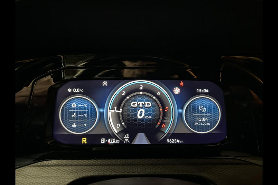 Volkswagen Golf 2.0 TDI GTD Garantie Nardo Pano Camera StuurVW StoelVW LED Matrix IQ. Sfeerverlichting Cruise Navi Lane Rijklaar