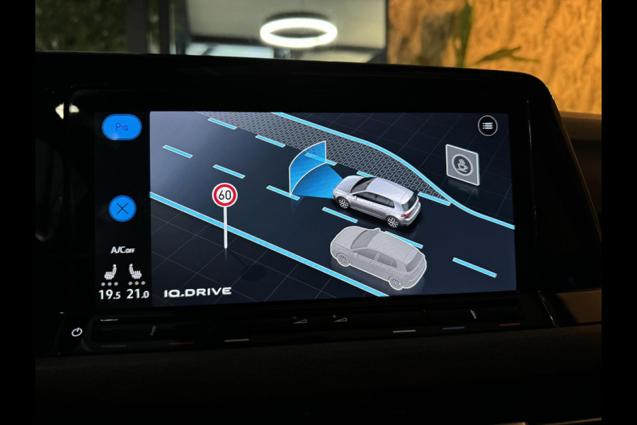 Volkswagen Golf 2.0 TDI GTD Garantie Nardo Pano Camera StuurVW StoelVW LED Matrix IQ. Sfeerverlichting Cruise Navi Lane Rijklaar