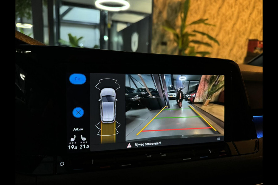 Volkswagen Golf 2.0 TDI GTD Garantie Nardo Pano Camera StuurVW StoelVW LED Matrix IQ. Sfeerverlichting Cruise Navi Lane Rijklaar