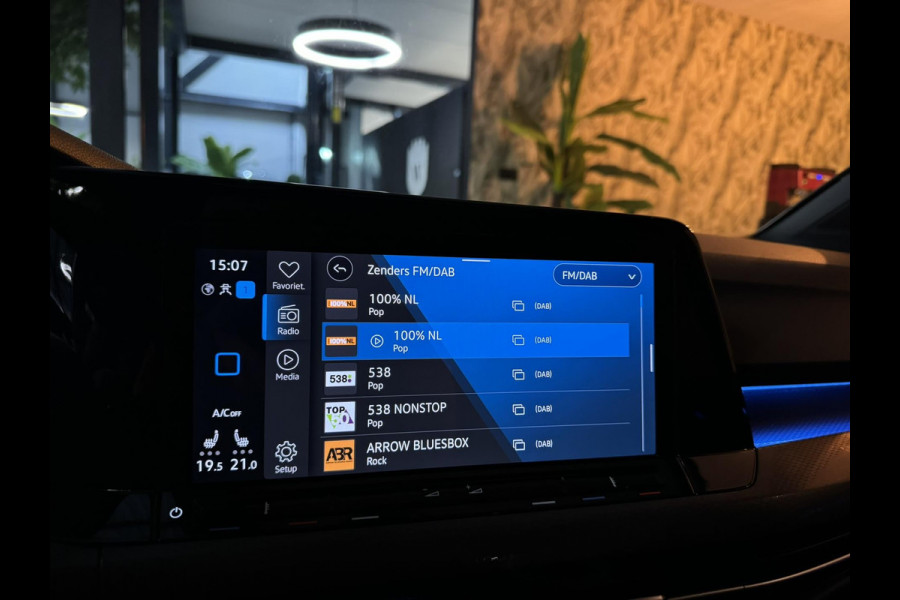 Volkswagen Golf 2.0 TDI GTD Garantie Nardo Pano Camera StuurVW StoelVW LED Matrix IQ. Sfeerverlichting Cruise Navi Lane Rijklaar