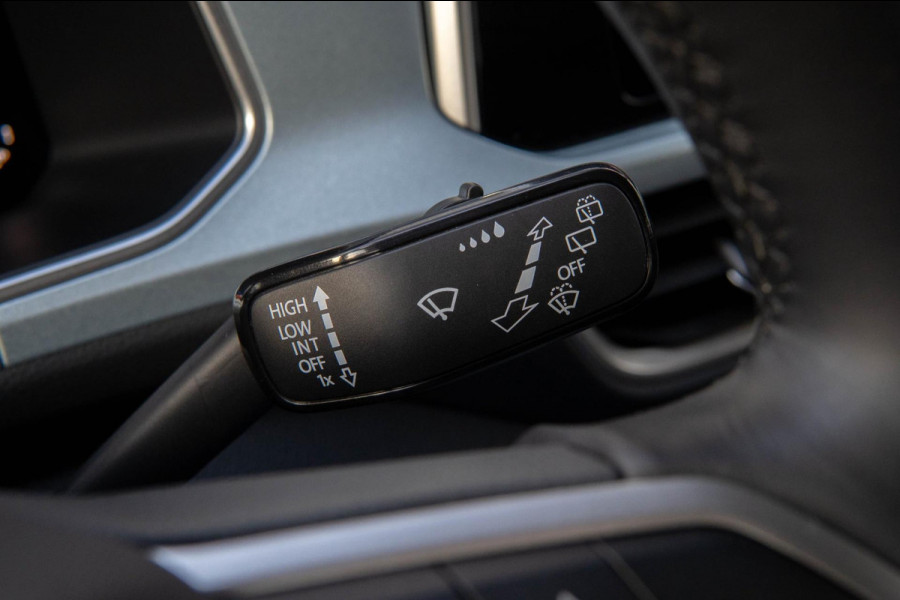 Volkswagen T-Roc 1.5 TSI Goal Edition PDC|Stoelverwarming|Carplay|Dodehoeksensor|ACC|LMV