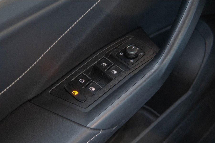 Volkswagen T-Roc 1.5 TSI Goal Edition PDC|Stoelverwarming|Carplay|Dodehoeksensor|ACC|LMV