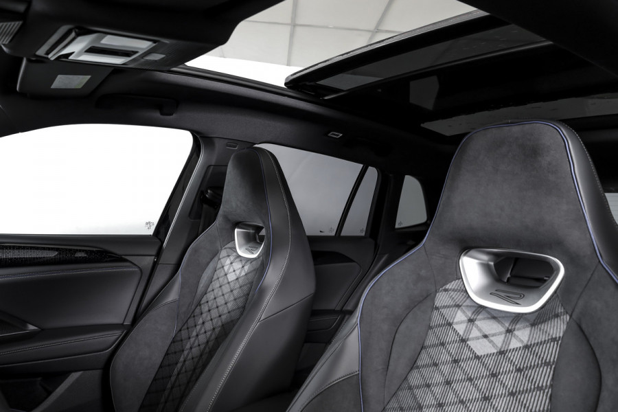 Volkswagen Tiguan 1.5 eHybrid 272 PK R-Line Edition | Black Style | Assistance Plus | Elek. Trekhaak | S/K-panodak | IQ Light | Adapt. Cruise | Stoel-+stuurverw. | NAV+App. Connect | 360 Camera | LM 20" | 4059