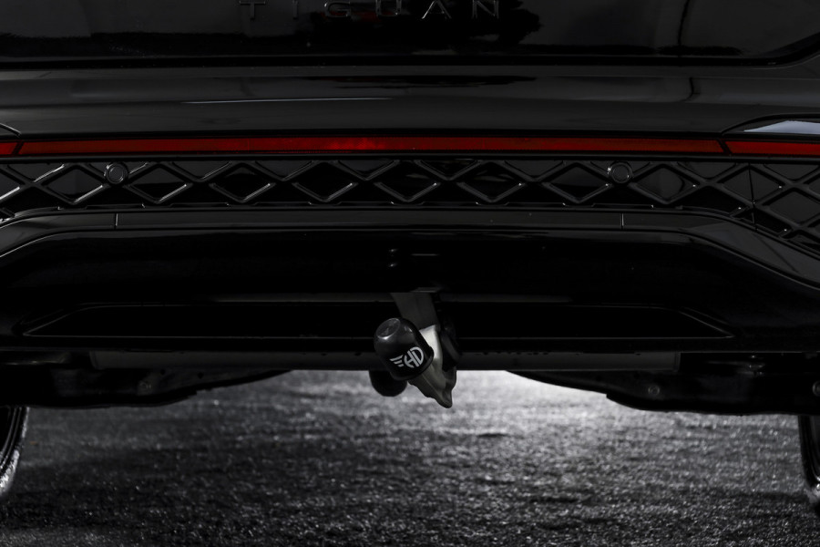 Volkswagen Tiguan 1.5 eHybrid 272 PK R-Line Edition | Black Style | Assistance Plus | Elek. Trekhaak | S/K-panodak | IQ Light | Adapt. Cruise | Stoel-+stuurverw. | NAV+App. Connect | 360 Camera | LM 20" | 4059