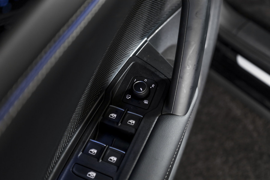 Volkswagen Tiguan 1.5 eHybrid 272 PK R-Line Edition | Black Style | Assistance Plus | Elek. Trekhaak | S/K-panodak | IQ Light | Adapt. Cruise | Stoel-+stuurverw. | NAV+App. Connect | 360 Camera | LM 20" | 4059