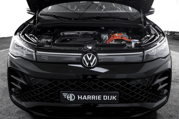 Volkswagen Tiguan 1.5 eHybrid 272 PK R-Line Edition | Black Style | Assistance Plus | Elek. Trekhaak | S/K-panodak | IQ Light | Adapt. Cruise | Stoel-+stuurverw. | NAV+App. Connect | 360 Camera | LM 20" | 4059