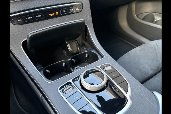 Mercedes-Benz C-Klasse Estate 300e T AMG Line 320pk PHEV | Stoelverwarming | Bestuurdersstoel Met Geheugen | Winterset |