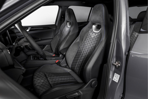 Volkswagen Tiguan 1.5 eHybrid 272 PK R-Line Edition | Black Style | Assistance Plus | Elek. Trekhaak | S/K-panodak | IQ Light | Adapt. Cruise | Stoel-+stuurverw. | NAV+App. Connect | 360 Camera | LM 20" | 3547