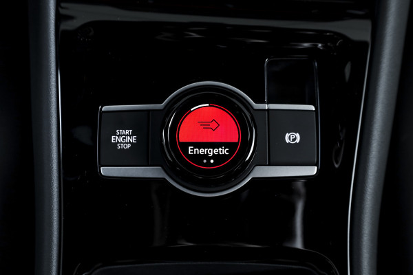 Volkswagen Tiguan 1.5 eHybrid 272 PK R-Line Edition | Black Style | Assistance Plus | Elek. Trekhaak | S/K-panodak | IQ Light | Adapt. Cruise | Stoel-+stuurverw. | NAV+App. Connect | 360 Camera | LM 20" | 3547