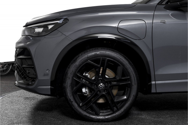 Volkswagen Tiguan 1.5 eHybrid 272 PK R-Line Edition | Black Style | Assistance Plus | Elek. Trekhaak | S/K-panodak | IQ Light | Adapt. Cruise | Stoel-+stuurverw. | NAV+App. Connect | 360 Camera | LM 20" | 3547