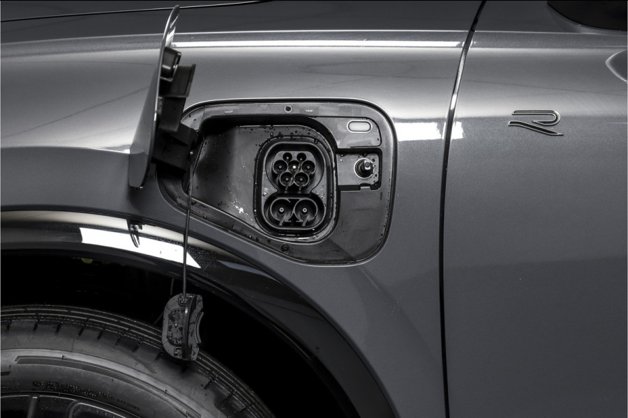 Volkswagen Tiguan 1.5 eHybrid 272 PK R-Line Edition | Black Style | Assistance Plus | Elek. Trekhaak | S/K-panodak | IQ Light | Adapt. Cruise | Stoel-+stuurverw. | NAV+App. Connect | 360 Camera | LM 20" | 3547