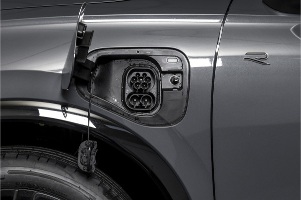 Volkswagen Tiguan 1.5 eHybrid 272 PK R-Line Edition | Black Style | Assistance Plus | Elek. Trekhaak | S/K-panodak | IQ Light | Adapt. Cruise | Stoel-+stuurverw. | NAV+App. Connect | 360 Camera | LM 20" | 3547