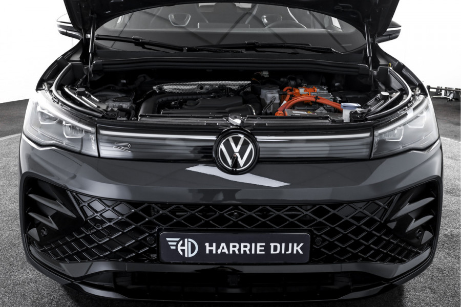 Volkswagen Tiguan 1.5 eHybrid 272 PK R-Line Edition | Black Style | Assistance Plus | Elek. Trekhaak | S/K-panodak | IQ Light | Adapt. Cruise | Stoel-+stuurverw. | NAV+App. Connect | 360 Camera | LM 20" | 3547