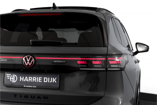 Volkswagen Tiguan 1.5 eHybrid 272 PK R-Line Edition | Black Style | Assistance Plus | Elek. Trekhaak | S/K-panodak | IQ Light | Adapt. Cruise | Stoel-+stuurverw. | NAV+App. Connect | 360 Camera | LM 20" | 9249