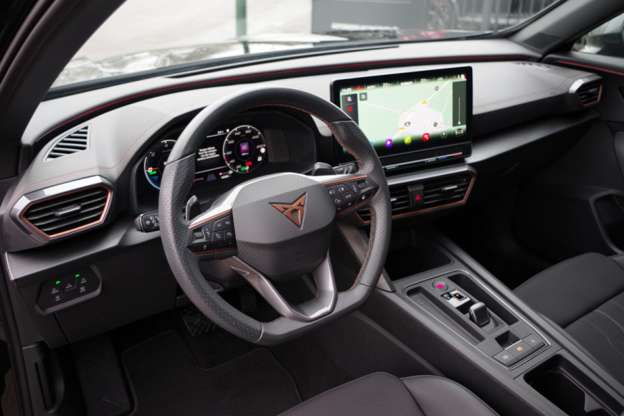 CUPRA Formentor 1.4 e-Hybrid 204 PK Business PHEV, Kuipstoelen, Memory, Carplay, Adap. Cruise Control