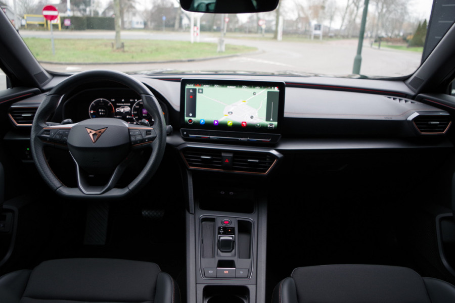 CUPRA Formentor 1.4 e-Hybrid 204 PK Business PHEV, Kuipstoelen, Memory, Carplay, Adap. Cruise Control