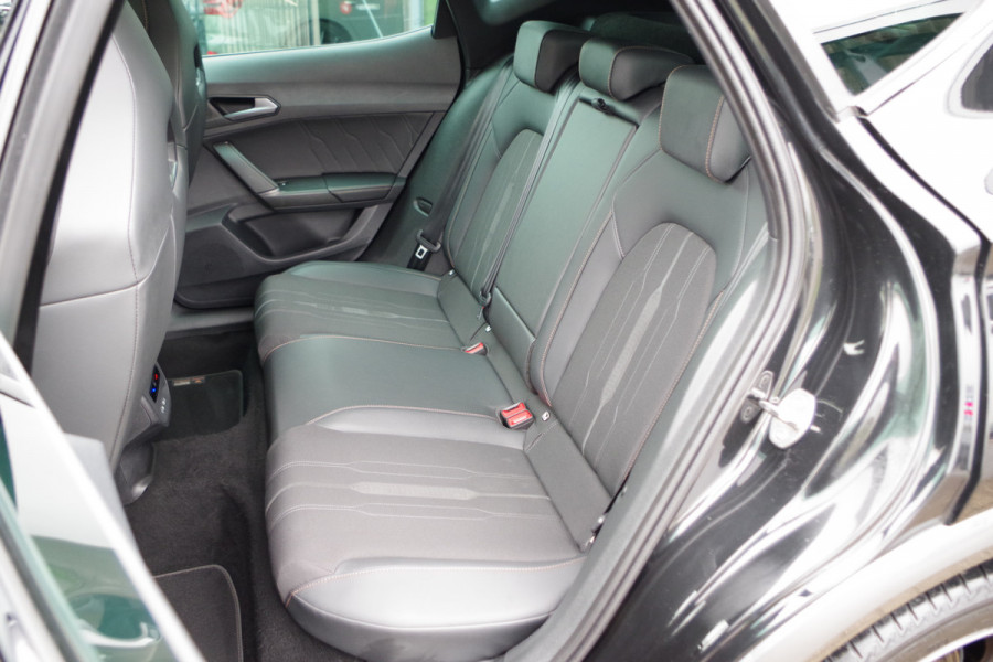 CUPRA Formentor 1.4 e-Hybrid 204 PK Business PHEV, Kuipstoelen, Memory, Carplay, Adap. Cruise Control