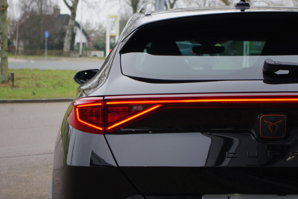 CUPRA Formentor 1.4 e-Hybrid 204 PK Business PHEV, Kuipstoelen, Memory, Carplay, Adap. Cruise Control