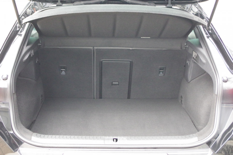 CUPRA Formentor 1.4 e-Hybrid 204 PK Business PHEV, Kuipstoelen, Memory, Carplay, Adap. Cruise Control