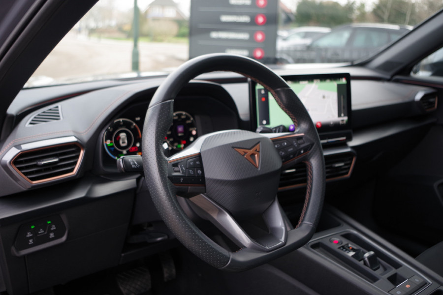 CUPRA Formentor 1.4 e-Hybrid 204 PK Performance PHEV, Panoramadak, Adap. Cruise Control, Carplay