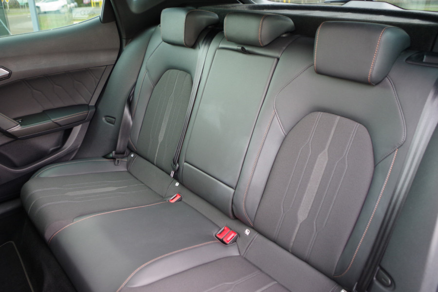 CUPRA Formentor 1.4 e-Hybrid 204 PK Performance PHEV, Panoramadak, Adap. Cruise Control, Carplay