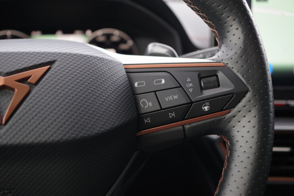 CUPRA Formentor 1.4 e-Hybrid 204 PK Performance PHEV, Panoramadak, Adap. Cruise Control, Carplay