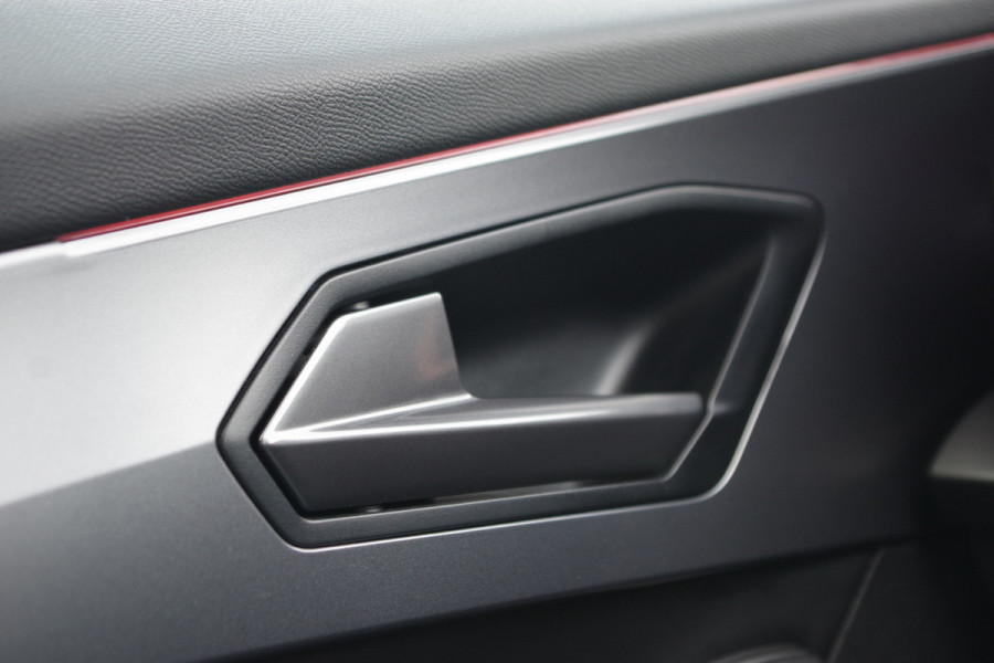 CUPRA Formentor 1.4 e-Hybrid 204 PK Performance PHEV, Panoramadak, Adap. Cruise Control, Carplay