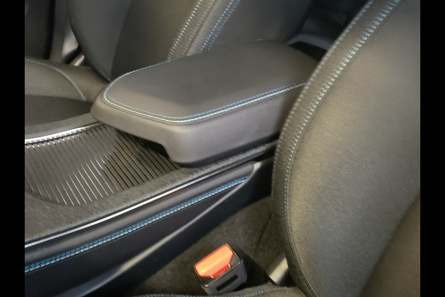 Lynk & Co 01 1.5 PHEV * 360* camera Pano/dak Apple/Carplay Adaptive/Cruise Rijklaar + Fabrieksgarantie tot 05-2027 Henk Jongen Auto's in Helmond,  al 50 jaar service zoals 't hoort!