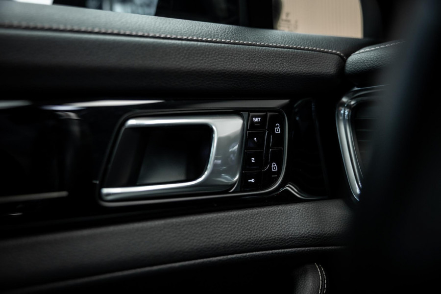 Porsche Panamera 2.9 4 E-Hybrid 10 Years Edition | Sport Chrono | Sportuitlaat | Bose | Luchtvering | Stoelverwarming |
